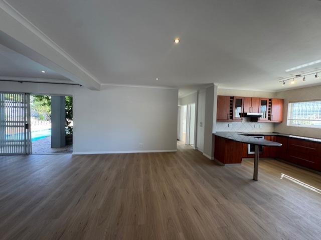 To Let 5 Bedroom Property for Rent in West Beach Western Cape